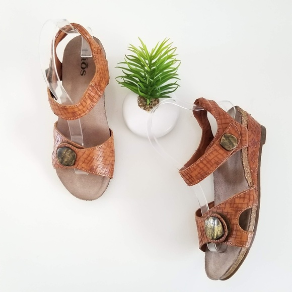 Taos Score Brown Wedge Strap Sandal Open Toe Shoes